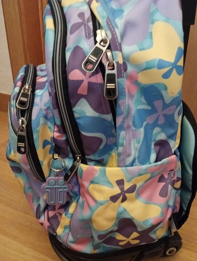 Mochila Totto con ruedas.
Como nueva.