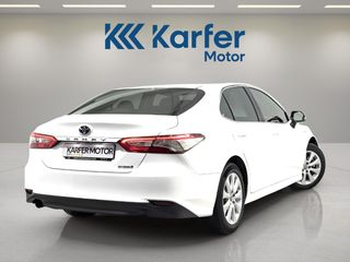 Toyota Camry 2.5 220H Business
