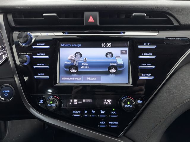 Toyota Camry 2.5 220H Business