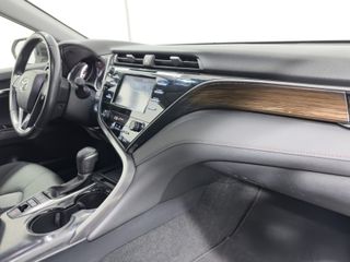 Toyota Camry 2.5 220H Business