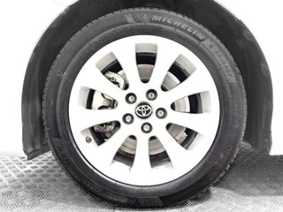 Toyota Camry 2.5 220H Business