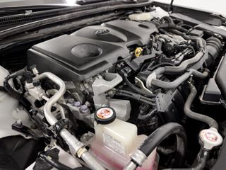 Toyota Camry 2.5 220H Business