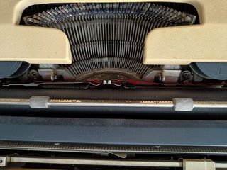Olivetti Lettera 35 - Máquina de escribir