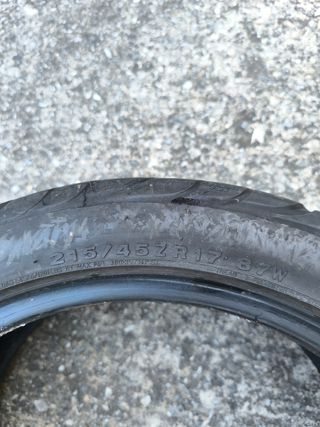 Neumáticos  215/45R17 usados