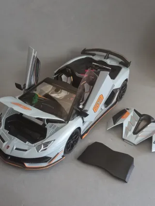 1/18 Lamborghini Aventador SVJ NUEVO