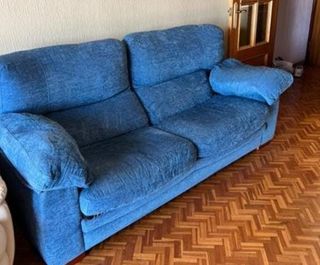 Sofá azul de tela
