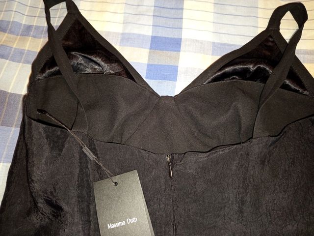 Vestido Massimo Dutti negro largo. De fiesta