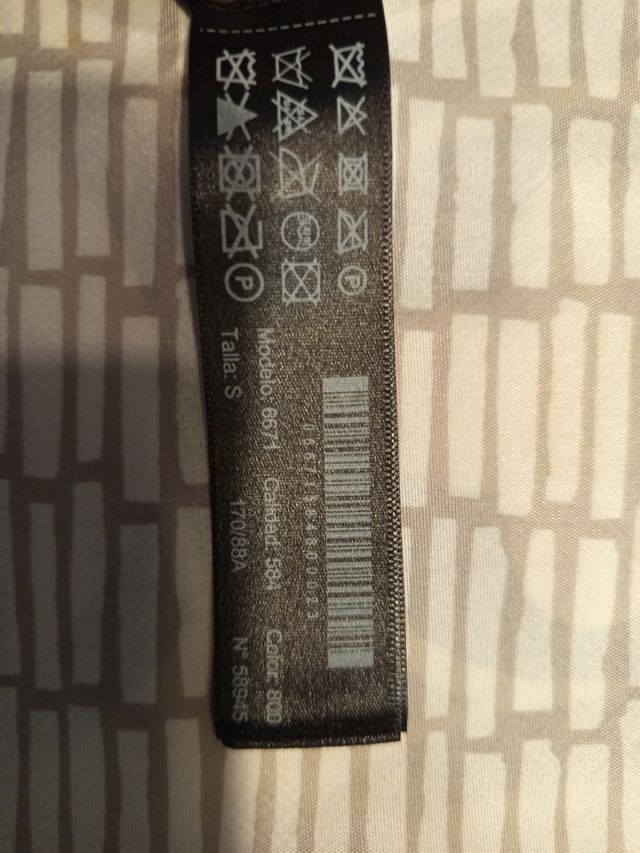 Vestido Massimo Dutti negro largo. De fiesta