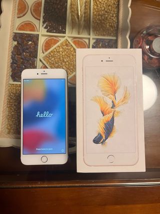 iPhone 6s Plus 32GB oro con 2 fundas 