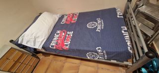 Cama individual metalica azul