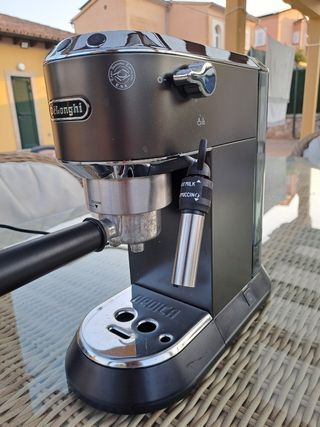 Cafetera DeLonghi Dedica 