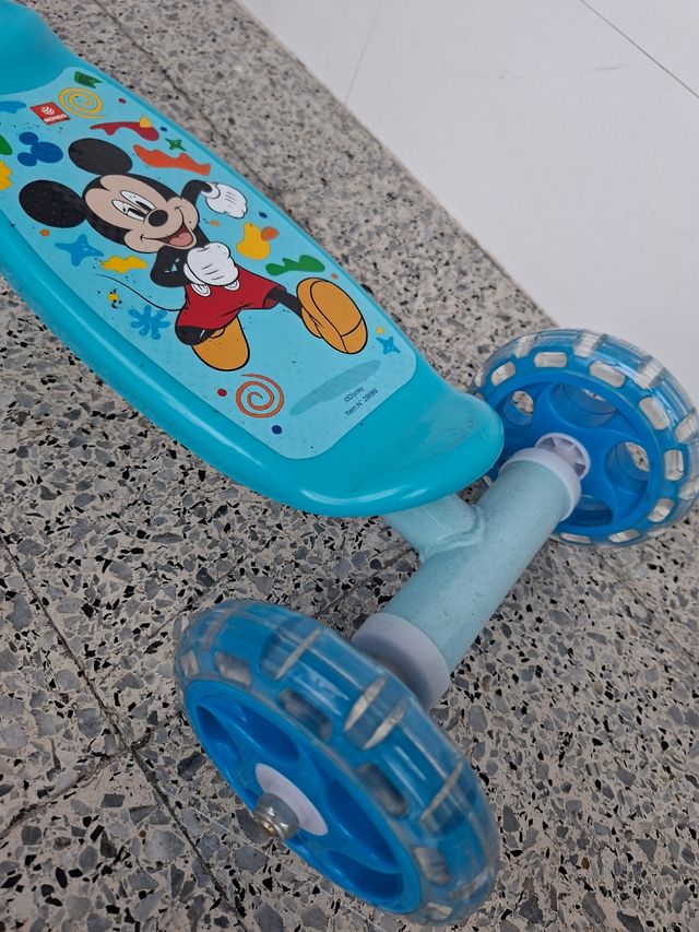 Patinete infantil Mickey Mouse