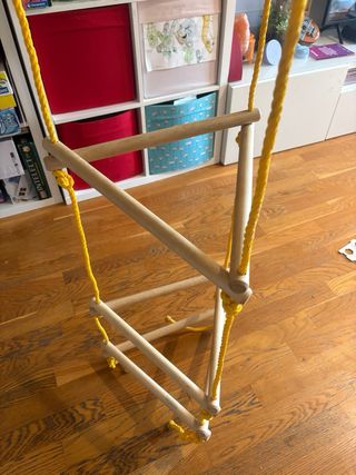 Escalera de madera para niños