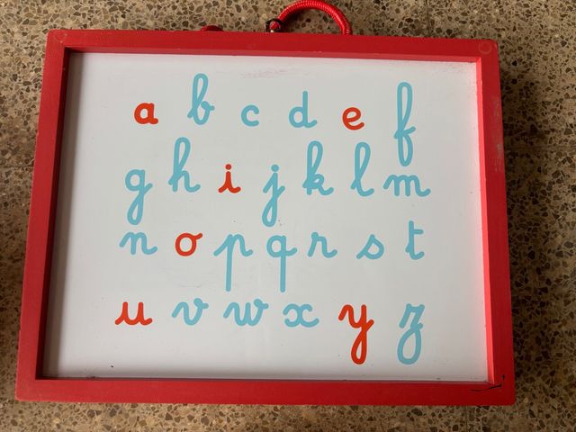 Maletín alfabeto infantil cursiva + rocas montesso