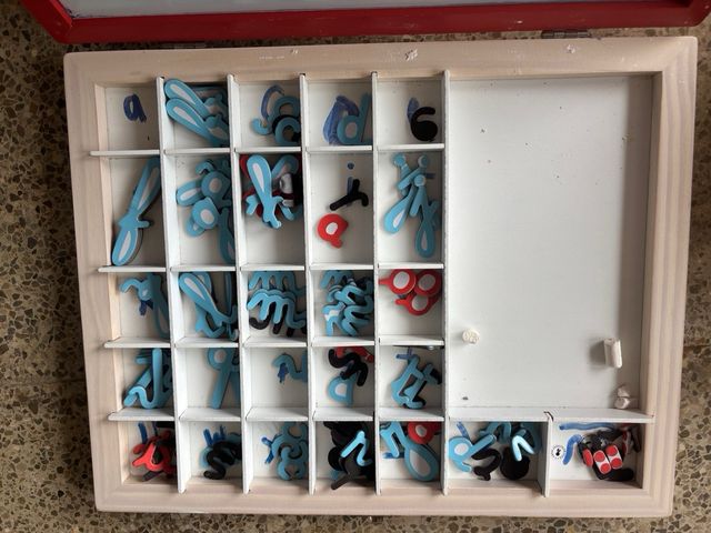 Maletín alfabeto infantil cursiva + rocas montesso