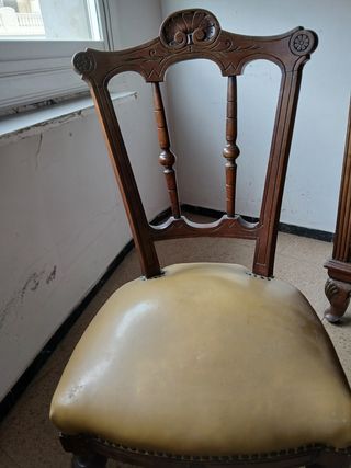 Silla antigua de costurera