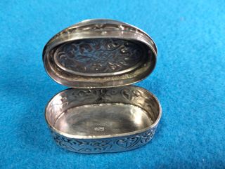 Pastillero oval plata antiguo