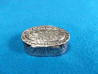 Pastillero oval plata antiguo