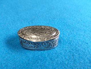 Pastillero oval plata antiguo