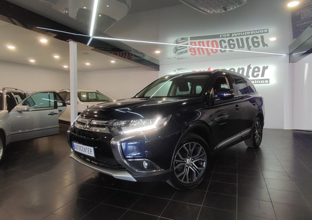 Mitsubishi Outlander 220 DI-D Motion 2WD 5 Plazas