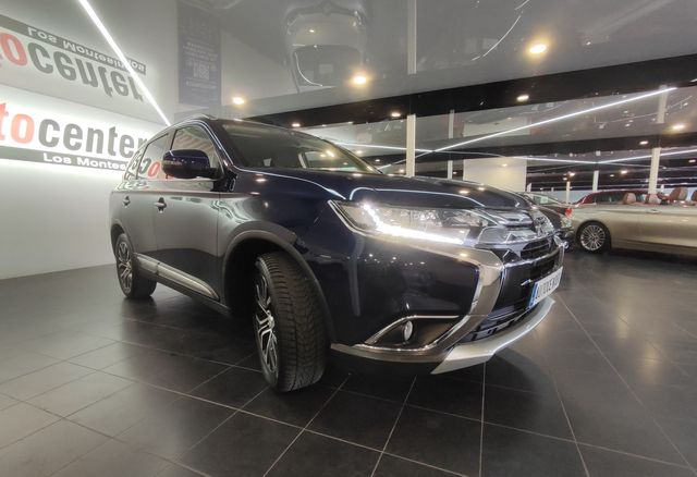 Mitsubishi Outlander 220 DI-D Motion 2WD 5 Plazas