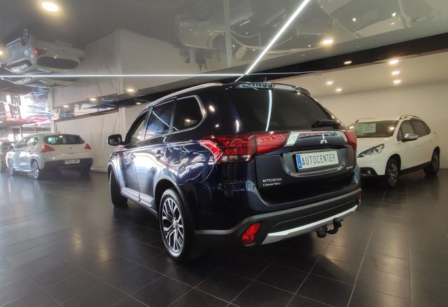 Mitsubishi Outlander 220 DI-D Motion 2WD 5 Plazas