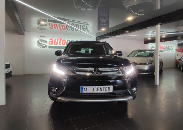Mitsubishi Outlander 220 DI-D Motion 2WD 5 Plazas