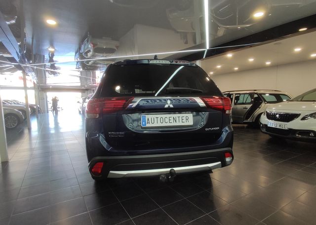 Mitsubishi Outlander 220 DI-D Motion 2WD 5 Plazas
