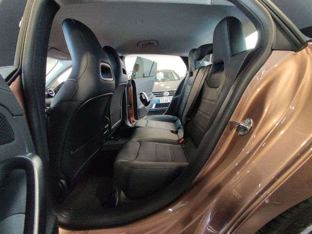 MERCEDES-BENZ CLA CLA 200 D DCT Shooting Brake