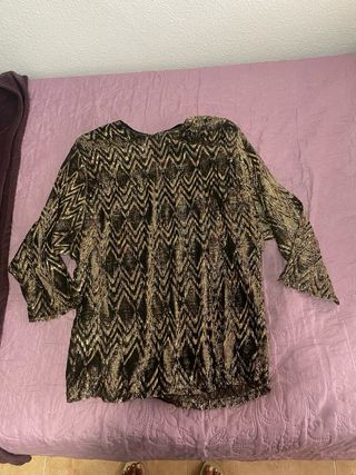 Camiseta U Bella dorada y negra
