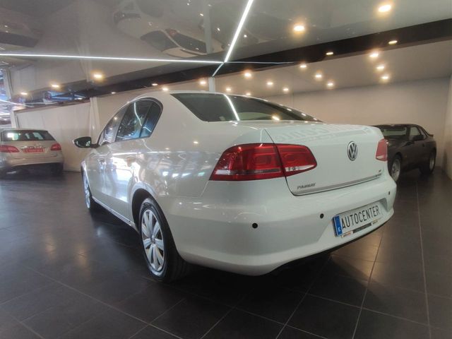 VOLKSWAGEN Passat 1.6 TDI 105cv Business Bluemotion