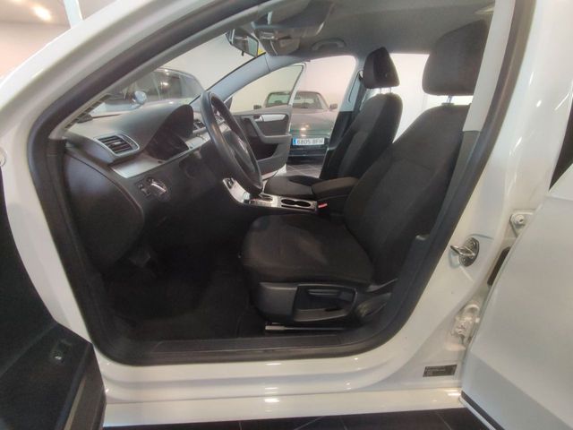VOLKSWAGEN Passat 1.6 TDI 105cv Business Bluemotion