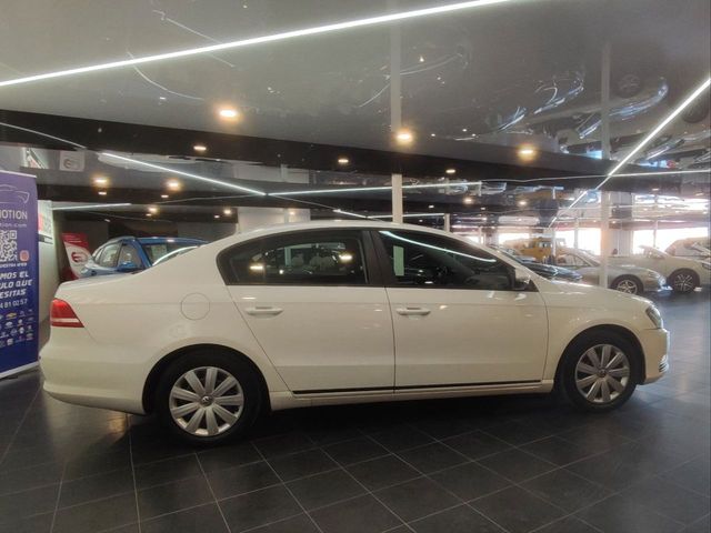 VOLKSWAGEN Passat 1.6 TDI 105cv Business Bluemotion