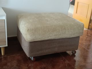 Puff beige y marrón - Cómodo reposapiés