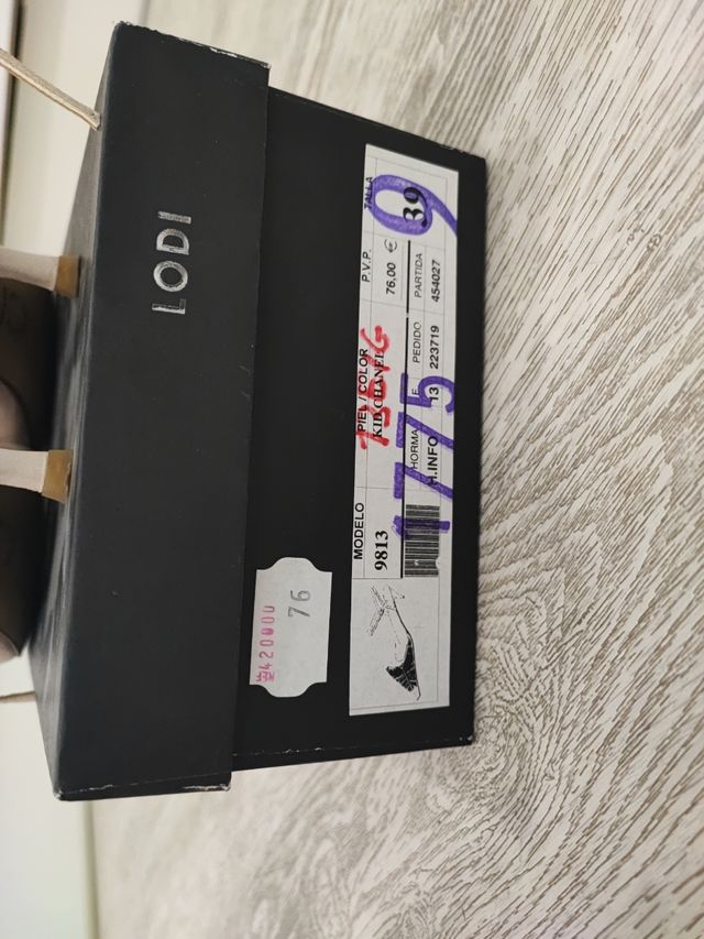 Zapatos tacón beige