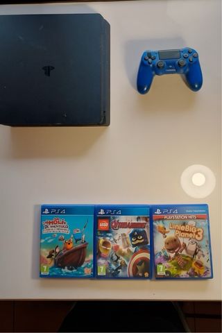 PS4 Slim 1TB + 3 juegos 