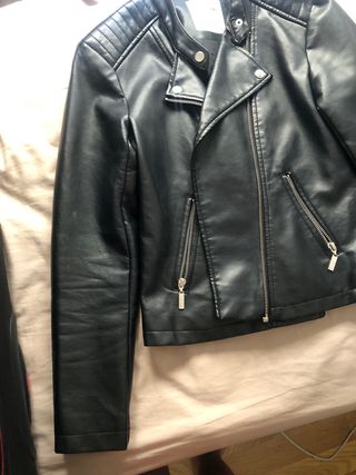 Chaqueta negra cuero sintético