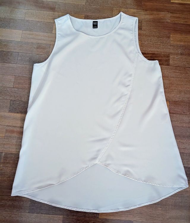 Conjunto blusa y pantalón estampado.