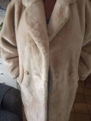 Abrigo beige acrílico
