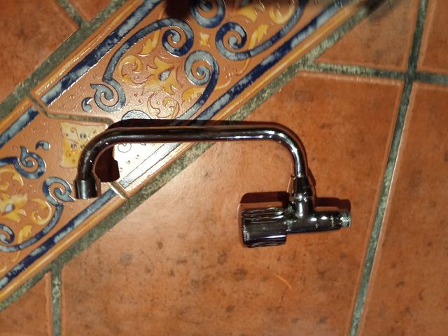 Grifo cocina metal plateado