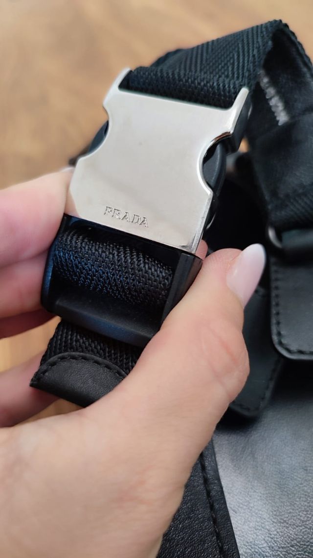 Sandalias Prada piel negras 40.5