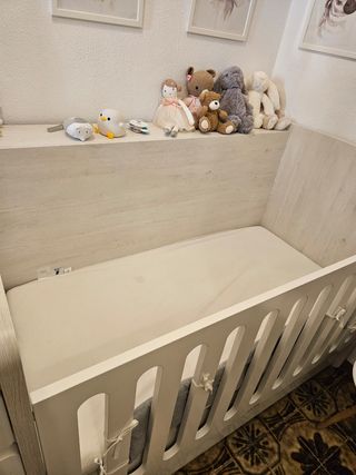 Cuna/dormitorio convertible.  Del Palacio del bebé