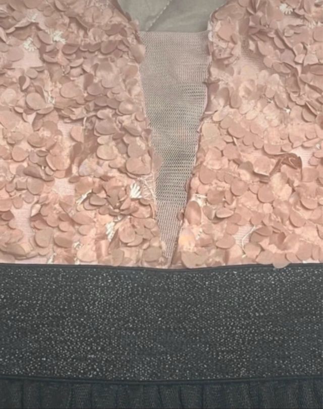 Elegante abito lungo nero e rosa