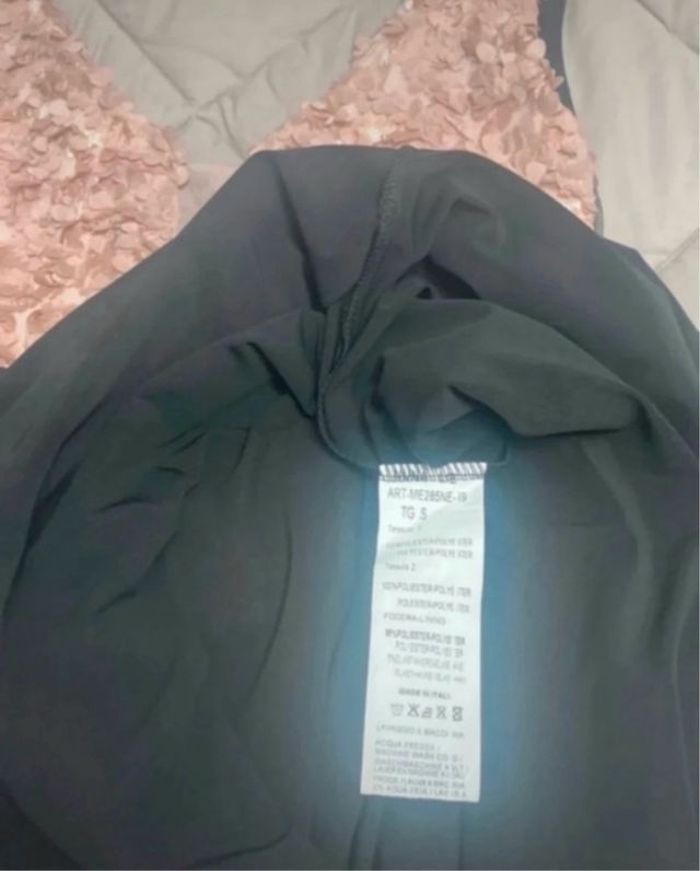 Elegante abito lungo nero e rosa