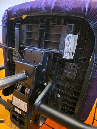 Silla oficina Steelcase morada y negro