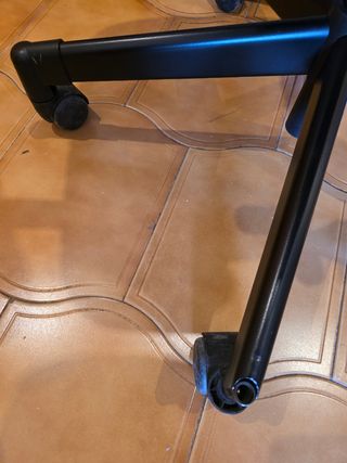 Silla oficina Steelcase morada y negro