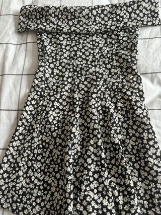 Mono Bershka - floral negro