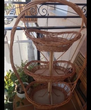Cesta de  mimbre con 3 cestas