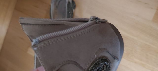 Sandalias planas beige