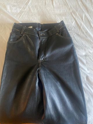 Pantalones cuero negros mujer